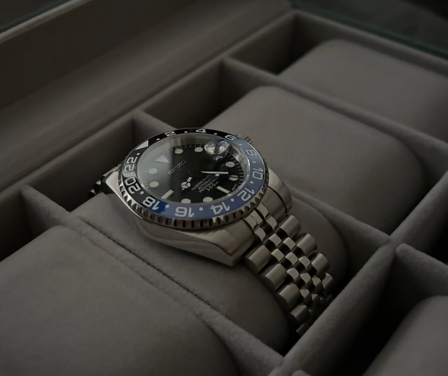 Seiko DateJust Batman - Dark Blue/Black